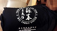 香港道場での公式tシャです。